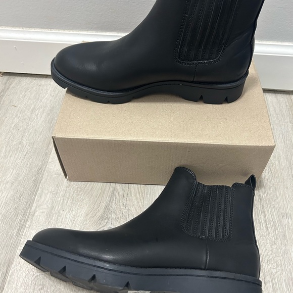 Chelsea boots new - Picture 2 of 2